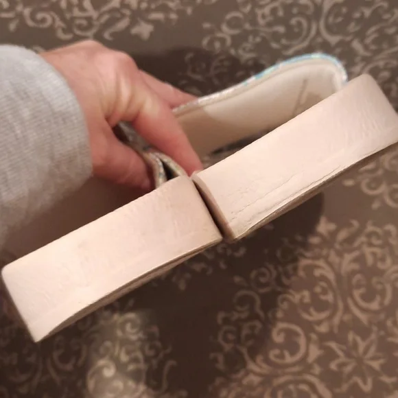 Johnny Was Light Dreamer pool slides - Picture 7 of 10